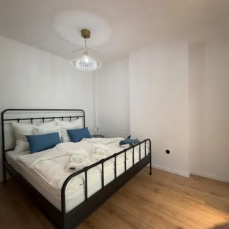 Blumental Church, Center Apartment